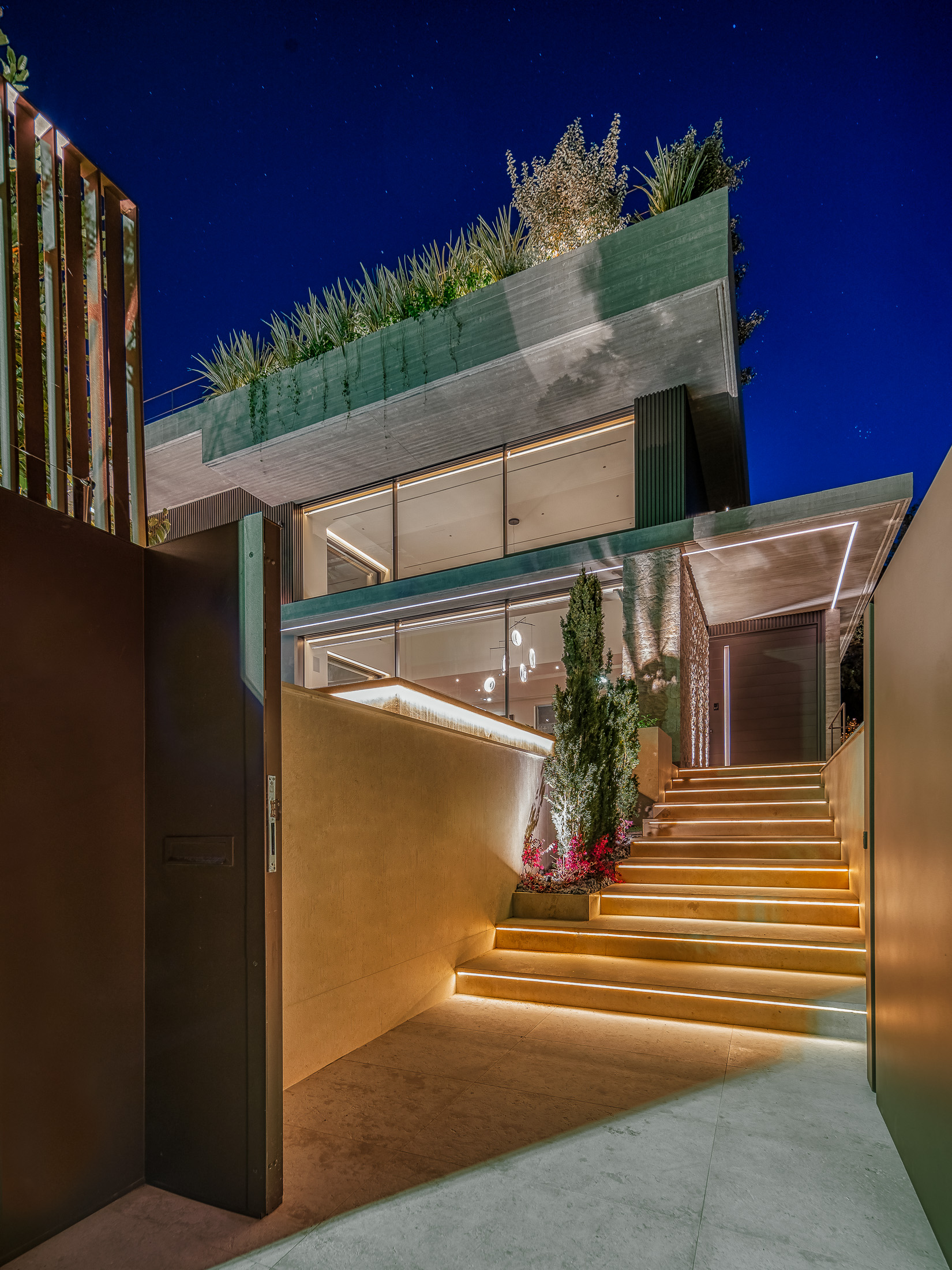 Private Residence — photograph 7